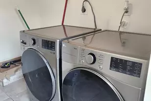 2675 Marilee Ln Ln, Houston, TX 77057 - Photo 8