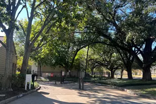 10051 Westpark Dr, Houston, TX 77042 - Photo 46