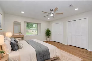 2227 Cherry Bend Dr, Houston, TX 77077 - Photo 10