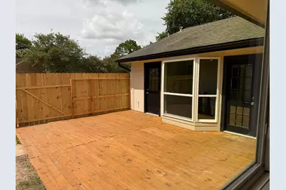 2227 Cherry Bend Dr, Houston, TX 77077 - Photo 2