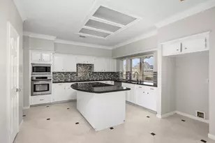 7915 Capri Cir, Houston, TX 77095 - Photo 14