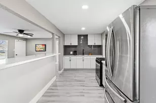 5914 Southcrest St, Houston, TX 77033 - Photo 10