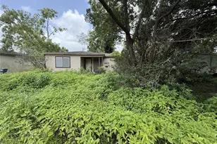 6806 E Bayou Dr, Hitchcock, TX 77563 - Photo 1