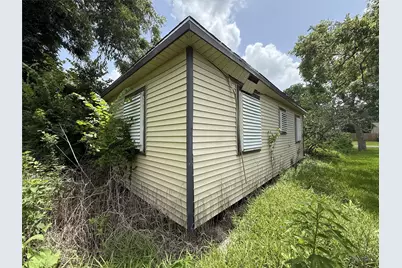 6806 E Bayou Drive, Hitchcock, TX 77563 - Photo 4