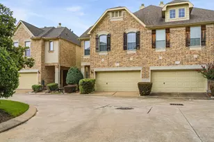 2711 Wallingford Pnes, Houston, TX 77042 - Photo 2
