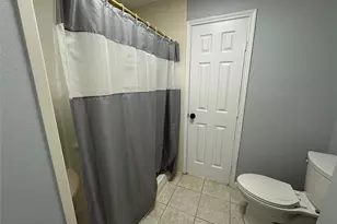 7910 Sands Point Dr, Houston, TX 77036 - Photo 10