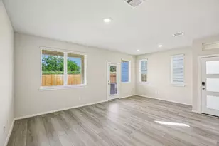 633 Sand Dollar Dr, Kemah, TX 77565 - Photo 4