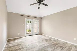 913 Briarcreek Dr, Baytown, TX 77521 - Photo 14