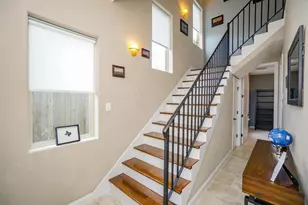 1025 W 21st St, Houston, TX 77008 - Photo 4