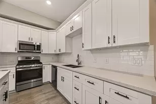 8725 Compton St, Houston, TX 77016 - Photo 10