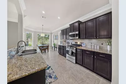 79 W Wading Pond Circle, The Woodlands, TX 77375 - Photo 12