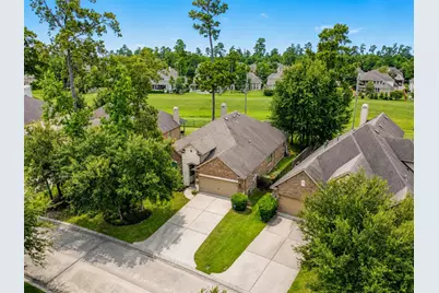 79 W Wading Pond Circle, The Woodlands, TX 77375 - Photo 2