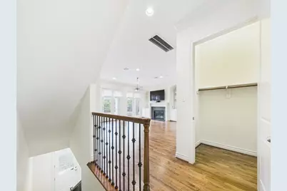 11025 Sherwood Grove, Houston, TX 77043 - Photo 10