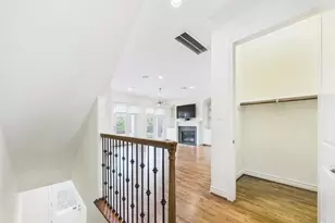 11025 Sherwood Grv, Houston, TX 77043 - Photo 10