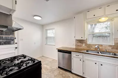4722 Carleen Road, Houston, TX 77092 - Photo 4