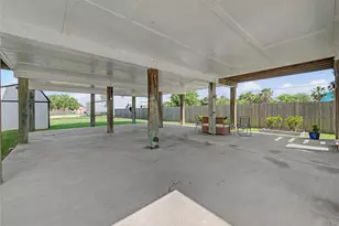 206 19th St, Dickinson, TX 77539 - Photo 42