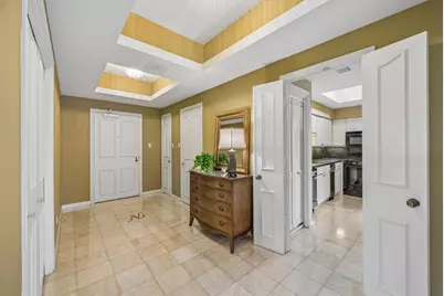 101 Westcott Street #305, Houston, TX 77007 - Photo 2