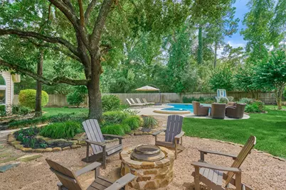 18 Treevine Court, The Woodlands, TX 77381 - Photo 2