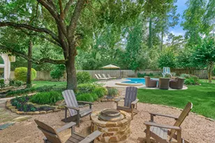 18 Treevine Ct, The Woodlands, TX 77381 - Photo 2