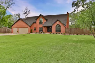 110 Rosewood St, Lake Jackson, TX 77566 - Photo 6