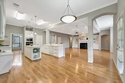 317 Oak Creek Drive, League City, TX 77573 - Photo 12