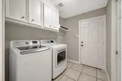 317 Oak Creek Drive, League City, TX 77573 - Photo 32