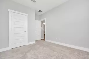 713 Strawberry Pines Ct, Houston, TX 77009 - Photo 8