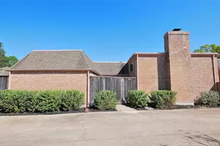 432 E Fair Harbor Ln, Houston, TX 77079 - Photo 2
