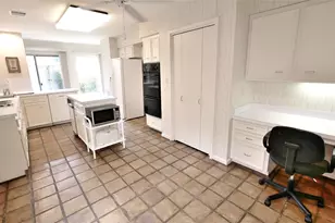 432 E Fair Harbor Ln, Houston, TX 77079 - Photo 22