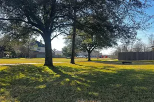 12930 Iris Garden Ln, Houston, TX 77044 - Photo 38