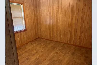 504 Colorado Street, Glidden, TX 78943 - Photo 4