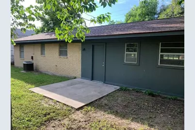 504 Colorado Street, Glidden, TX 78943 - Photo 8