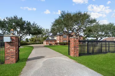 4502 Creek Point Lane, Missouri City, TX 77459 - Photo 4