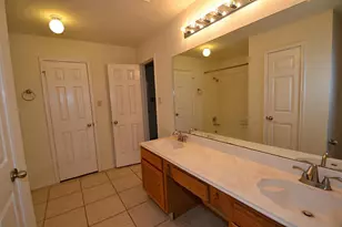 2739 Blue Mist Dr, Sugar Land, TX 77498 - Photo 12