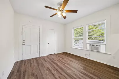 217 Hyde Park Boulevard #E, Houston, TX 77006 - Photo 2
