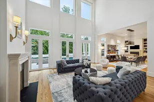 22 E Shady Ln, Houston, TX 77063 - Photo 8