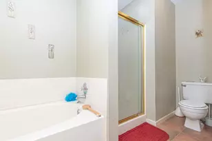 808 Manor Dr, Angleton, TX 77515 - Photo 24