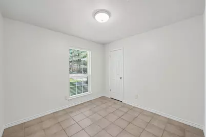 1 Pineash Court, The Woodlands, TX 77381 - Photo 12