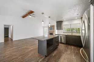 248 E Castle Harbour Dr, Friendswood, TX 77546 - Photo 18