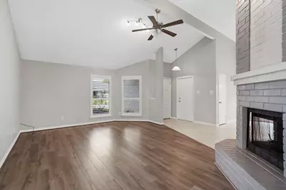 2019 Creek Valley Lane, Sugar Land, TX 77478 - Photo 4