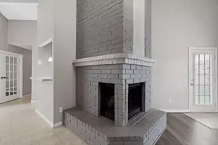 2019 Creek Valley Ln, Sugar Land, TX 77478 - Photo 6