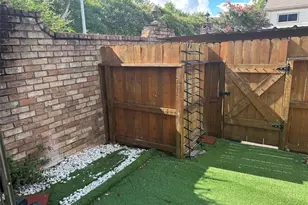 14401 Misty Meadow Ln, Houston, TX 77079 - Photo 26