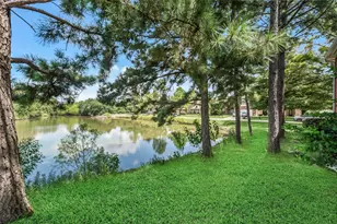 7819 Heron Lakes Dr, Houston, TX 77064 - Photo 38