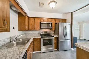 1749 Dolphin Dr, Seabrook, TX 77586 - Photo 10