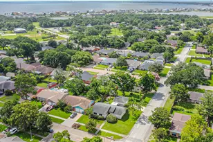 1749 Dolphin Dr, Seabrook, TX 77586 - Photo 22