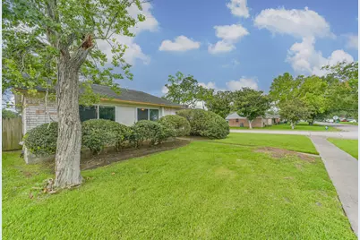 1749 Dolphin Drive, Seabrook, TX 77586 - Photo 1