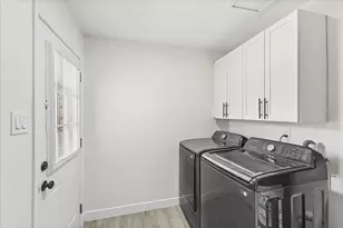 1911 Sherwood Forest St, Houston, TX 77043 - Photo 10