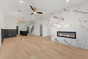 1010 Calvin Ave, Houston, TX 77088 - Photo 6