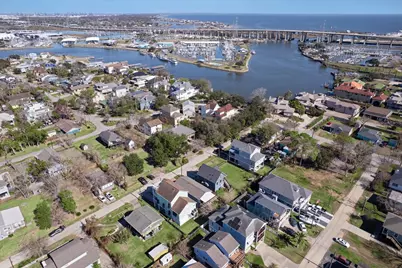 827 Hawthorne Road, Clear Lake Shores, TX 77565 - Photo 6