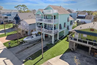 827 Hawthorne Road, Clear Lake Shores, TX 77565 - Photo 2